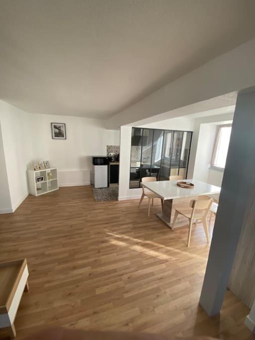 Appartement T2 Centre Ville โดล ภายนอก รูปภาพ